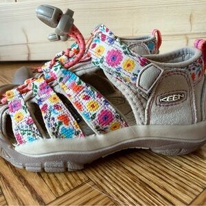 KEEN Kids' Floral Print Sport Sandals in Gray and Multi-Color